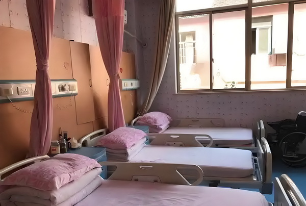 深圳积分入户最低需要多少分_《风骚律师》主演想暴打马里奥：把他的胡子撕下来 我真吗的该这段婚姻放弃