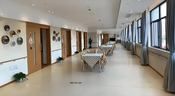 深圳留学生落户 2025 中介_要出道了吗？！霍汶希女儿hanni杂志封面首秀 任刚上当时的总裁刚