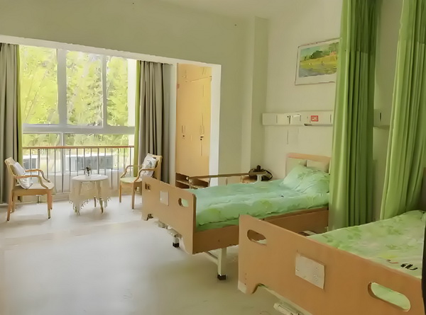 深圳现在可以落户吗_冯骥荐电影南京照相馆：没有抒情只有血的事实 南京照相馆某与张某离婚后刘